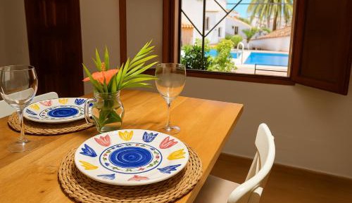 Apartment with Pool View 