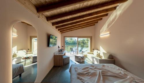 Double or Twin Room with Lake View
