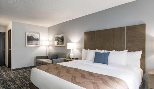 King Suite with Sofa Bed - Non-Smoking