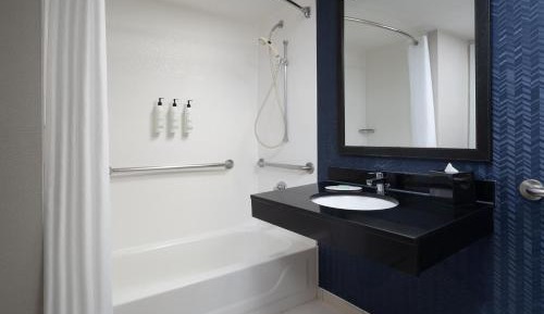Deluxe King Room with Sofa Bed (No Resort Fee)