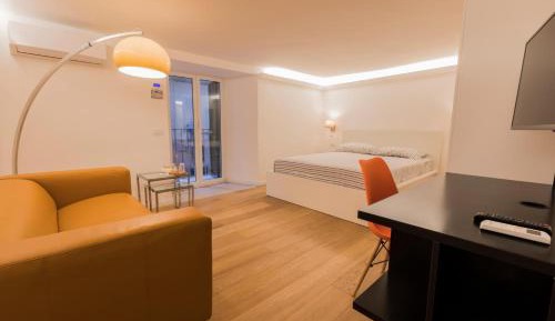 Superior One-Bedroom Apartment with Balcony