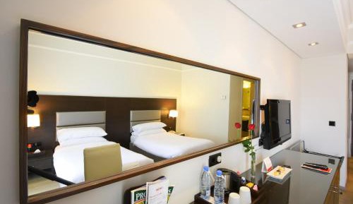 Standard Twin Room - Non-Smoking