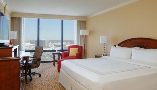 Guest Room with King Bed and Concierge Lounge Access