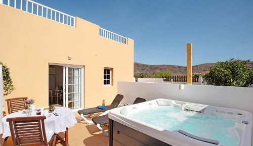 Superior One-Bedroom Apartment