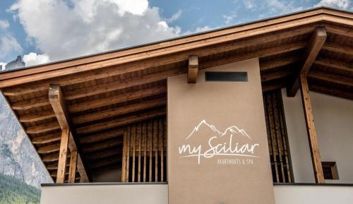 Superior One-Bedroom Apartment with Balcony