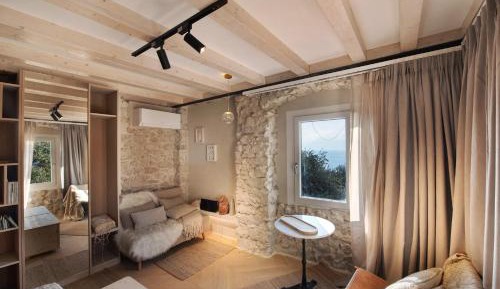 Superior One-Bedroom Apartment with Balcony