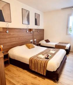Triple Room Shower-1 Large Bed and 1 Single Bed
