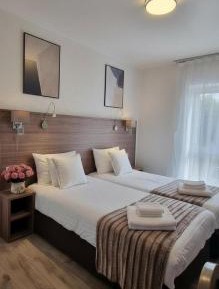 Twin Room with Shower