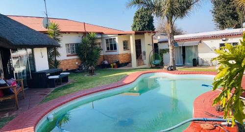 Apartment with Garden View