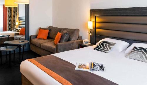 Executive Room with One King Bed And One Double Sofa Bed