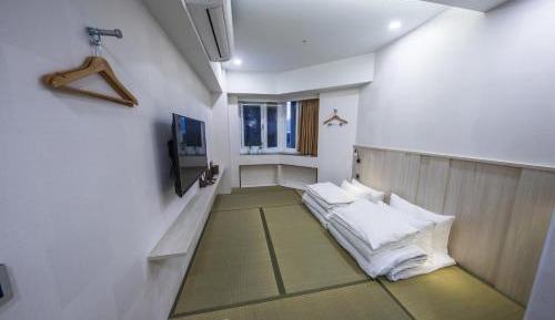 Japanese-Style Room