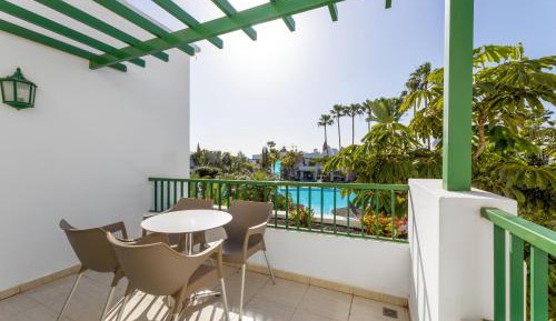 Junior Suite with Pool View