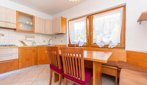 Three-Bedroom Apartment with Mountain View