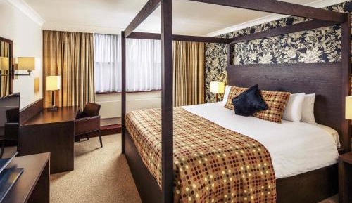 Superior Suite with Lake View