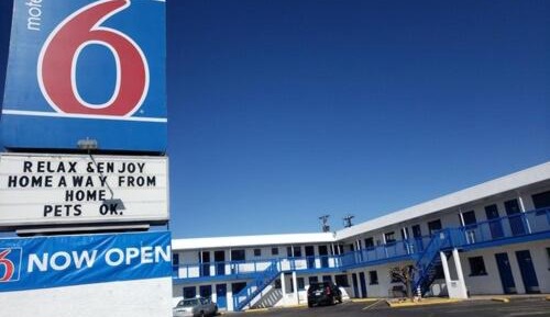 Deluxe Queen Room - Non-Smoking