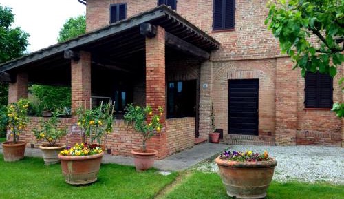 Apartment with Garden View