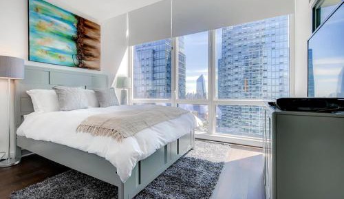 Deluxe One-Bedroom Apartment