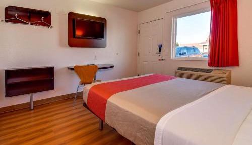 Queen Room - Disability Access - Roll in Shower