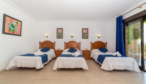 Triple Room with Garden View