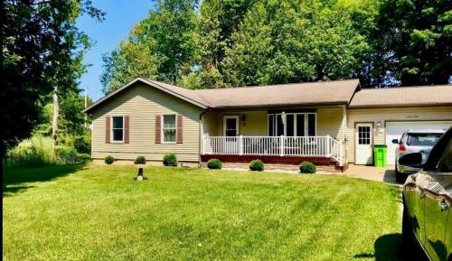 Three-Bedroom Vacation Home 