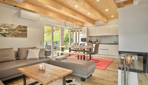 Three-Bedroom Apartment with Mountain View