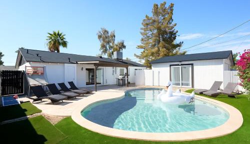 Five-Bedroom Holiday Home