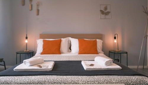 Standard Double Room with Shared Bathroom