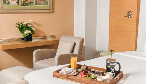 Opera Suite with Panoramic Nile View King Bed