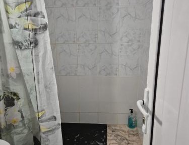 Single Room with Shared Bathroom