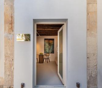 One-Bedroom Deluxe Apartment