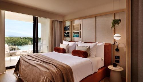 V Level Suite for 2+2 Seaview