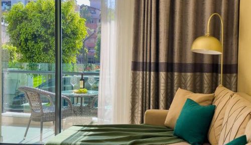 Classic One-Bedroom Apartment with King Bed