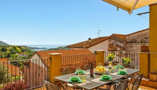 Three-Bedroom Apartment with Ocean View