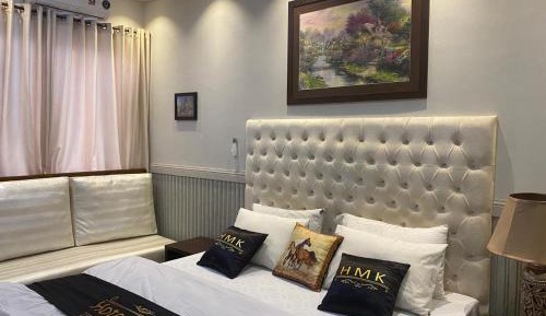 Deluxe Double Room (2 Adults + 1 Child)