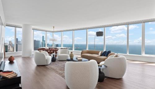 Three-Bedroom Apartment with Lake View
