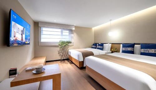 Classic Quadruple Room