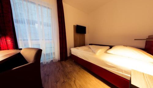 Single Room with Private Bathroom