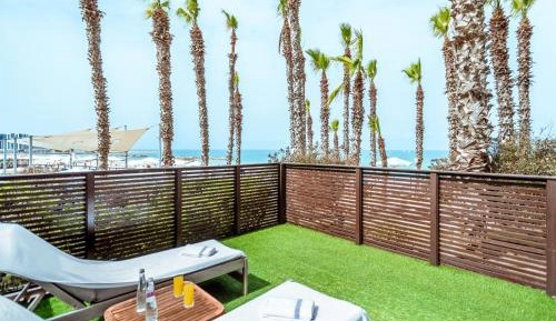 Deluxe Garden Room with Sea View