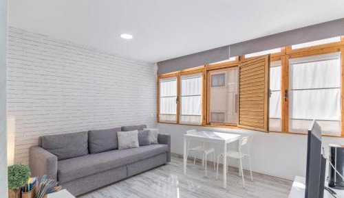 Superior One-Bedroom Apartment