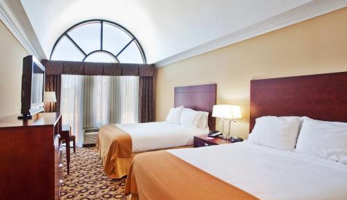 Queen Suite with Two Queen Beds