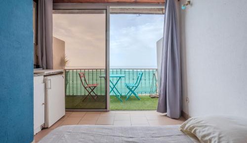 Superior One-Bedroom Apartment