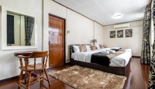 Villa with Garden View