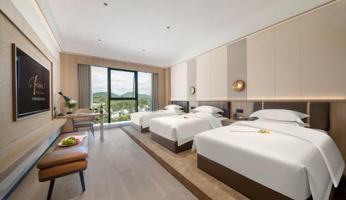 Triple Room with View