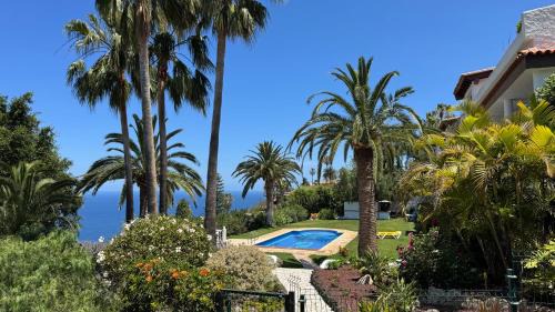 One-Bedroom Apartment with Balcony and Sea View