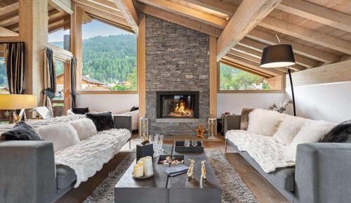 Chalet (14 Adults)