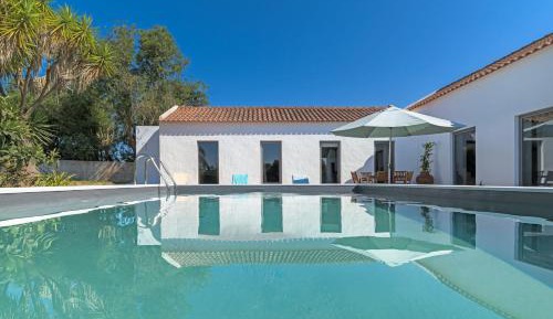 Villa with Garden View