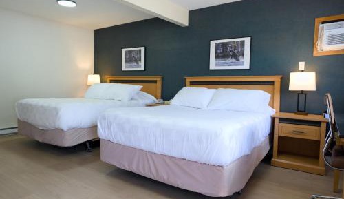 Queen Room with Two Queen Beds - Ground Floor