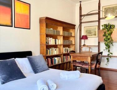 Three-Bedroom Apartment with Balcony