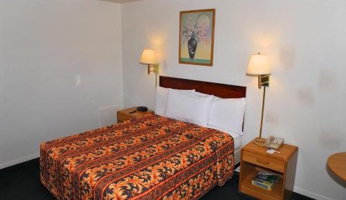 Queen Room - Smoking