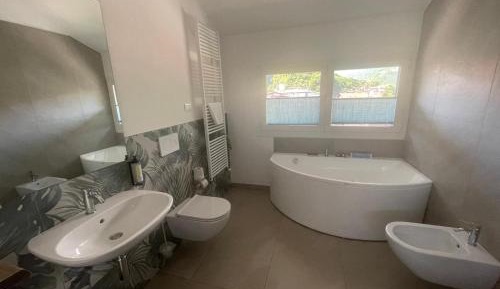 Queen Room with Spa Bath